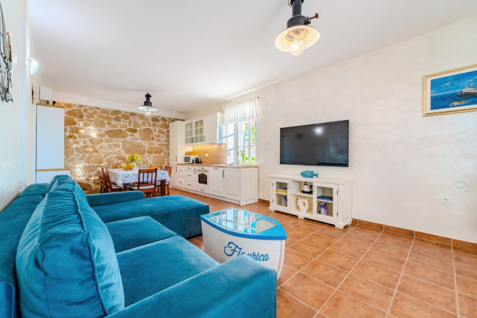 The perfect place for a family and friends&rsquo; holiday, Figurica - Island Pag Lun - House for rent Lun