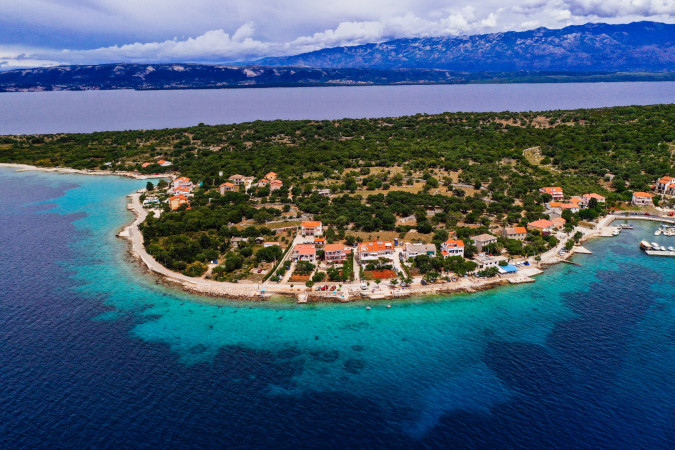 Beaches and promenades in Tovarnele &ndash; a natural corner of the island of Pag, Figurica - Island Pag Lun - House for rent Lun