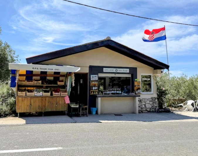 OPG Ivić &ndash; Lun tradition blended into local gastronomy, Figurica - Island Pag Lun - House for rent Lun